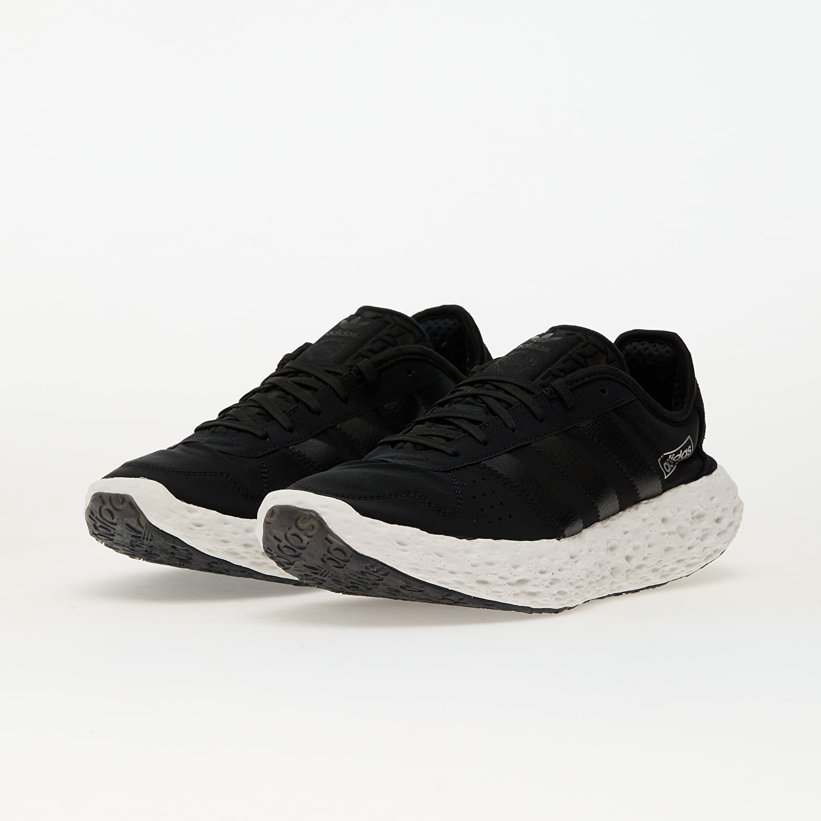 Men's shoes adidas Zponge Core Black/ Metallic Silver/ Supplier Colour