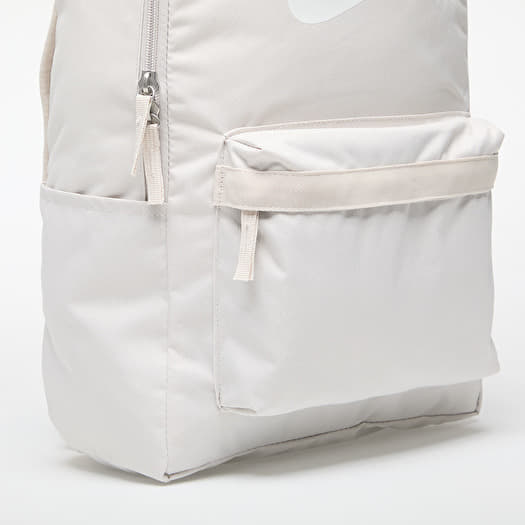 nike air heritage flight bag in white
