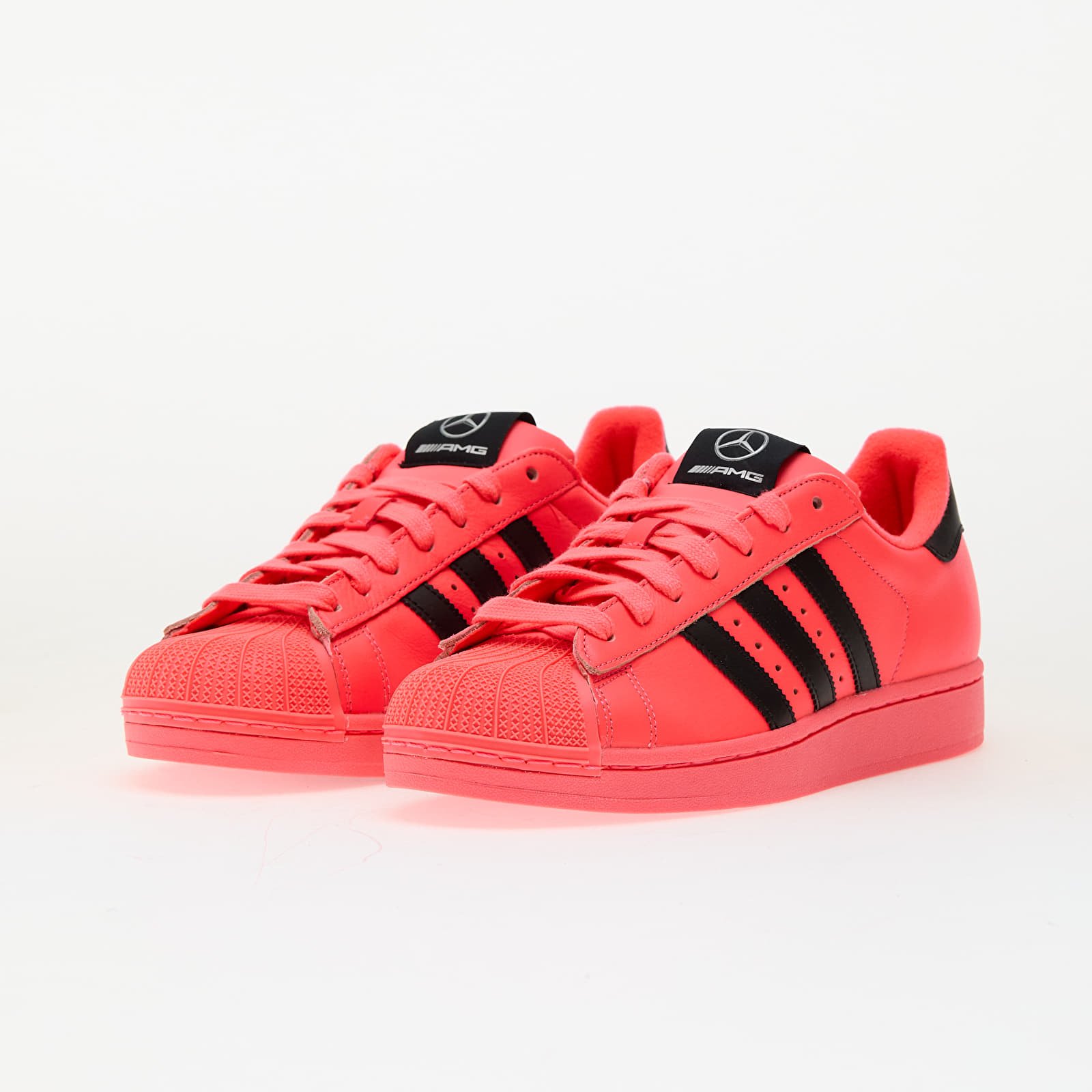Herren Sneaker und Schuhe adidas x Mercedes AMG Petronas Formula One Team Superstar II Turbo/ Turbo/ Turbo