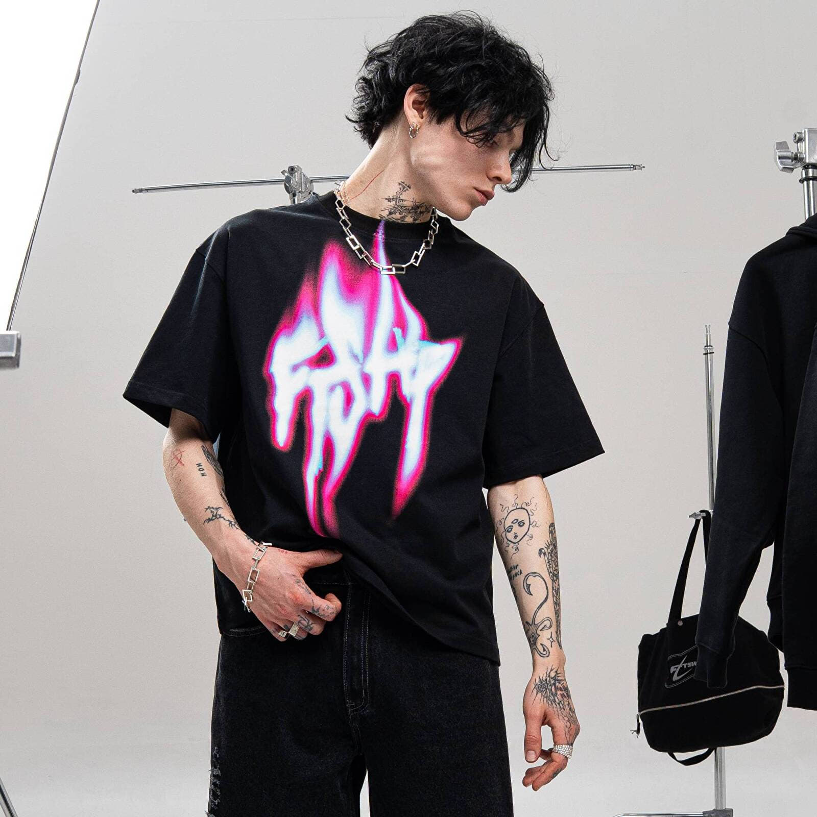 T-Shirts FTSHP Walking Art T-Shirt UNISEX Fire Black