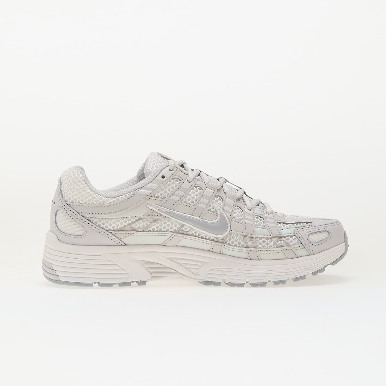 Dámské tenisky a boty Nike W P-6000 Se Summit White/ Wolf Grey-Vast Grey