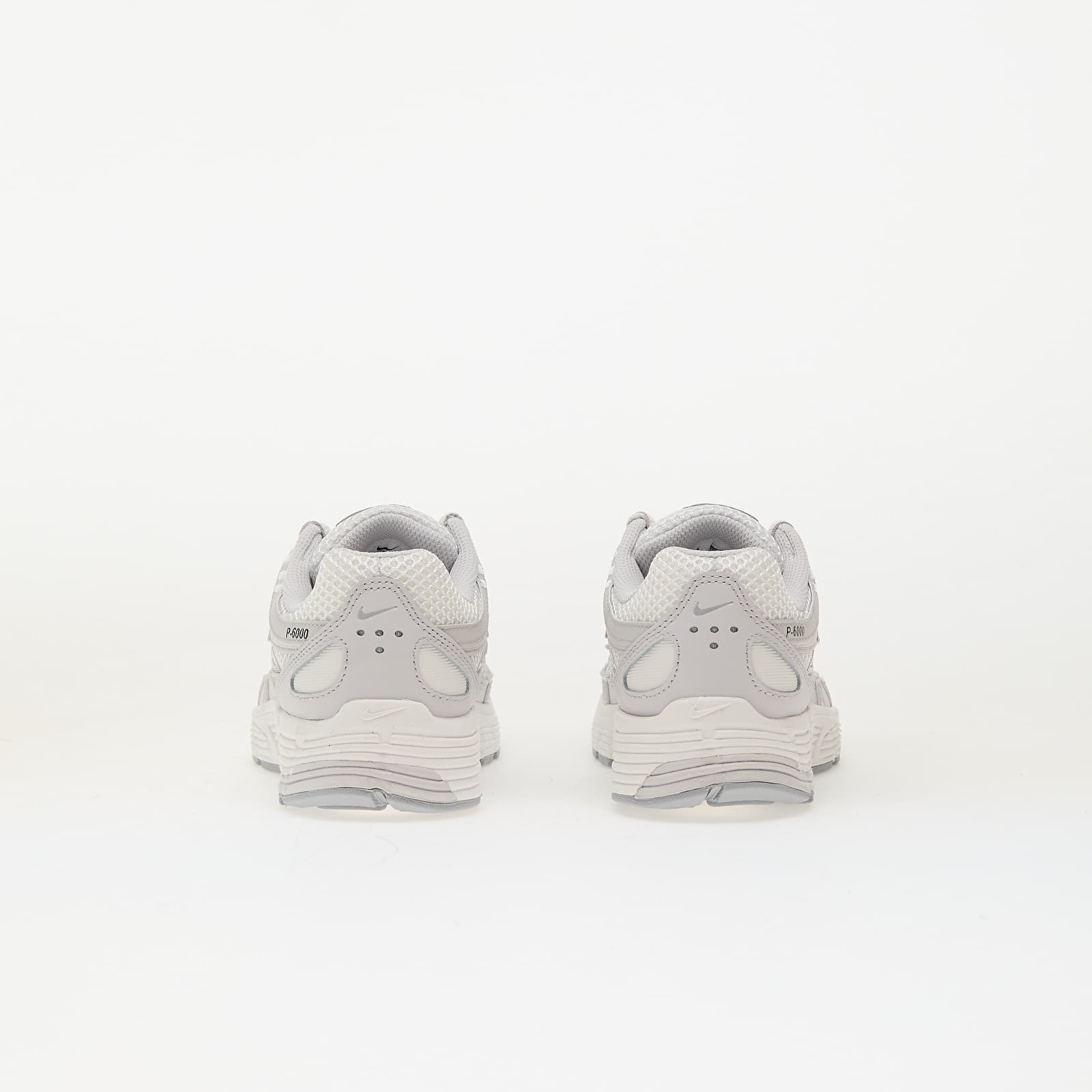 Dámské tenisky a boty Nike W P-6000 Se Summit White/ Wolf Grey-Vast Grey