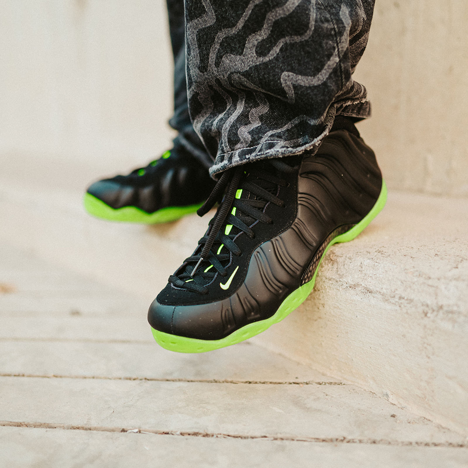 Pánské tenisky a boty Nike Air Foamposite One Black/ Volt