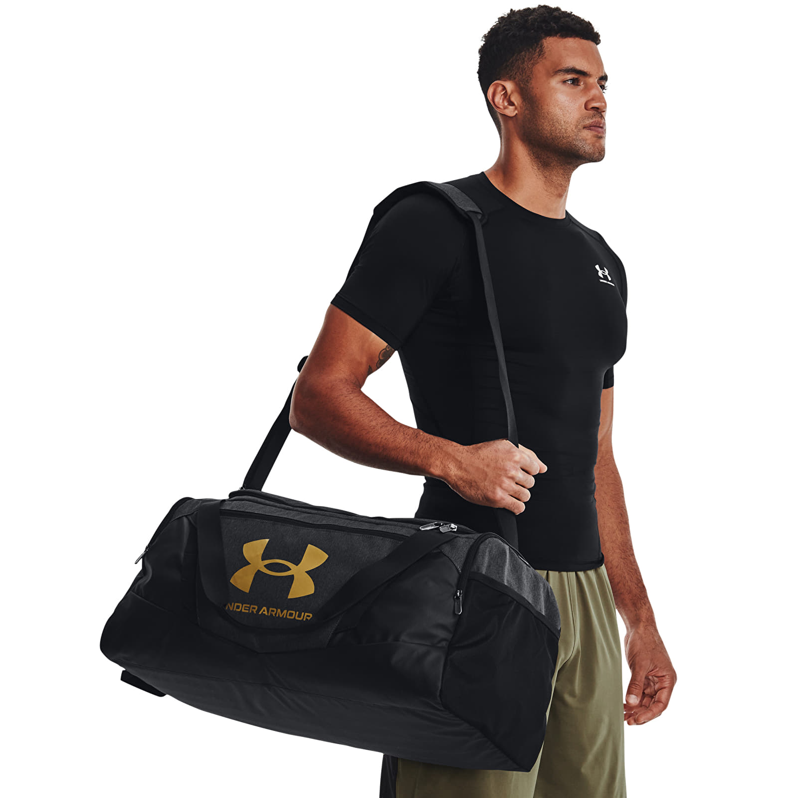Tašky cez rameno Under Armour Undeniable 5.0 Duffle Md Black Medium Heather/ Black/ Metallic Gold