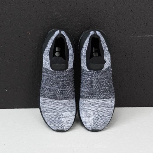 Ultra boost laceless core black 2025