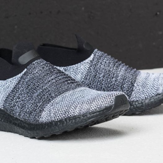 Ultraboost laceless shoes outlet core black