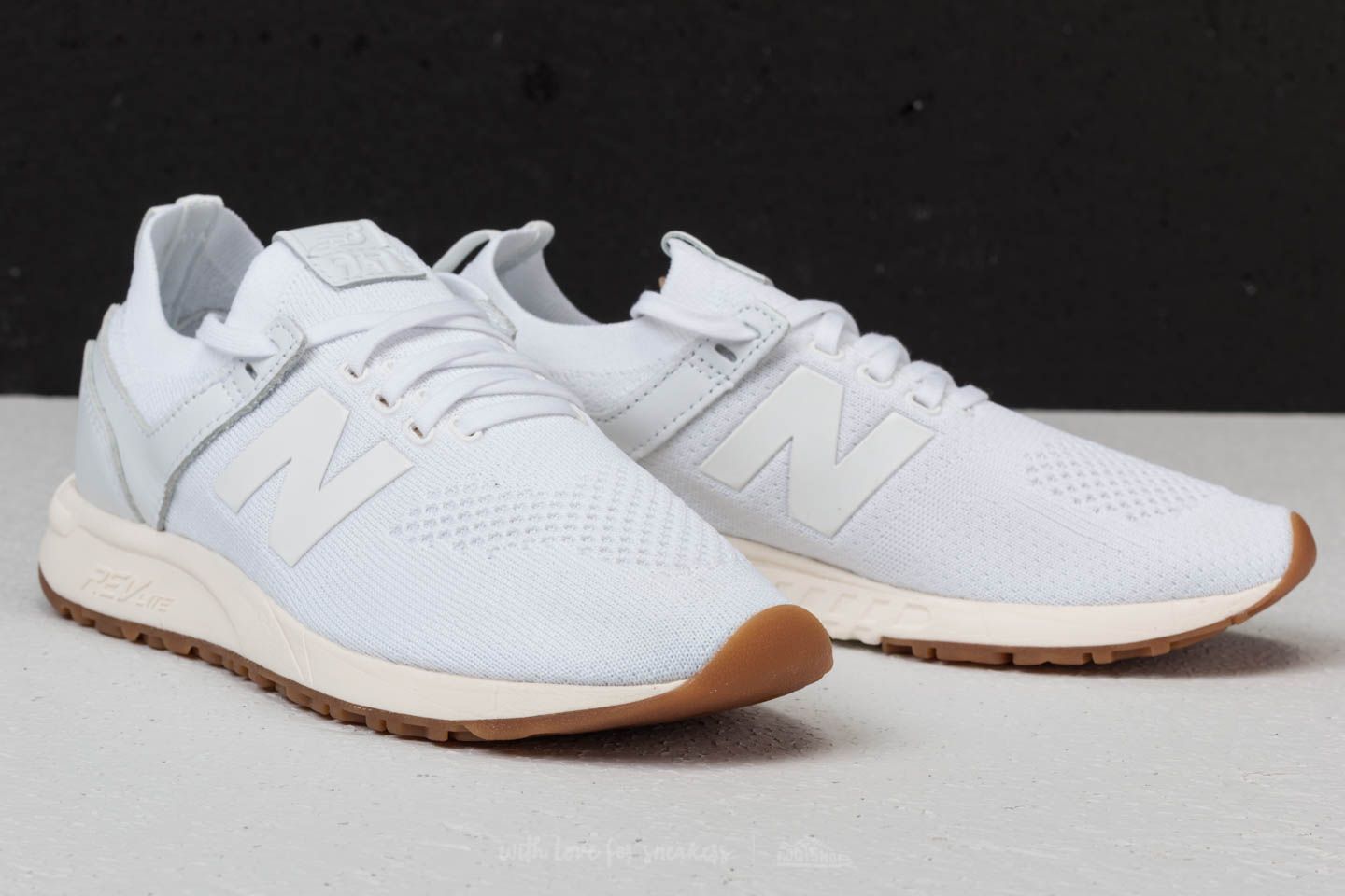 New balance 247 decon white 2025