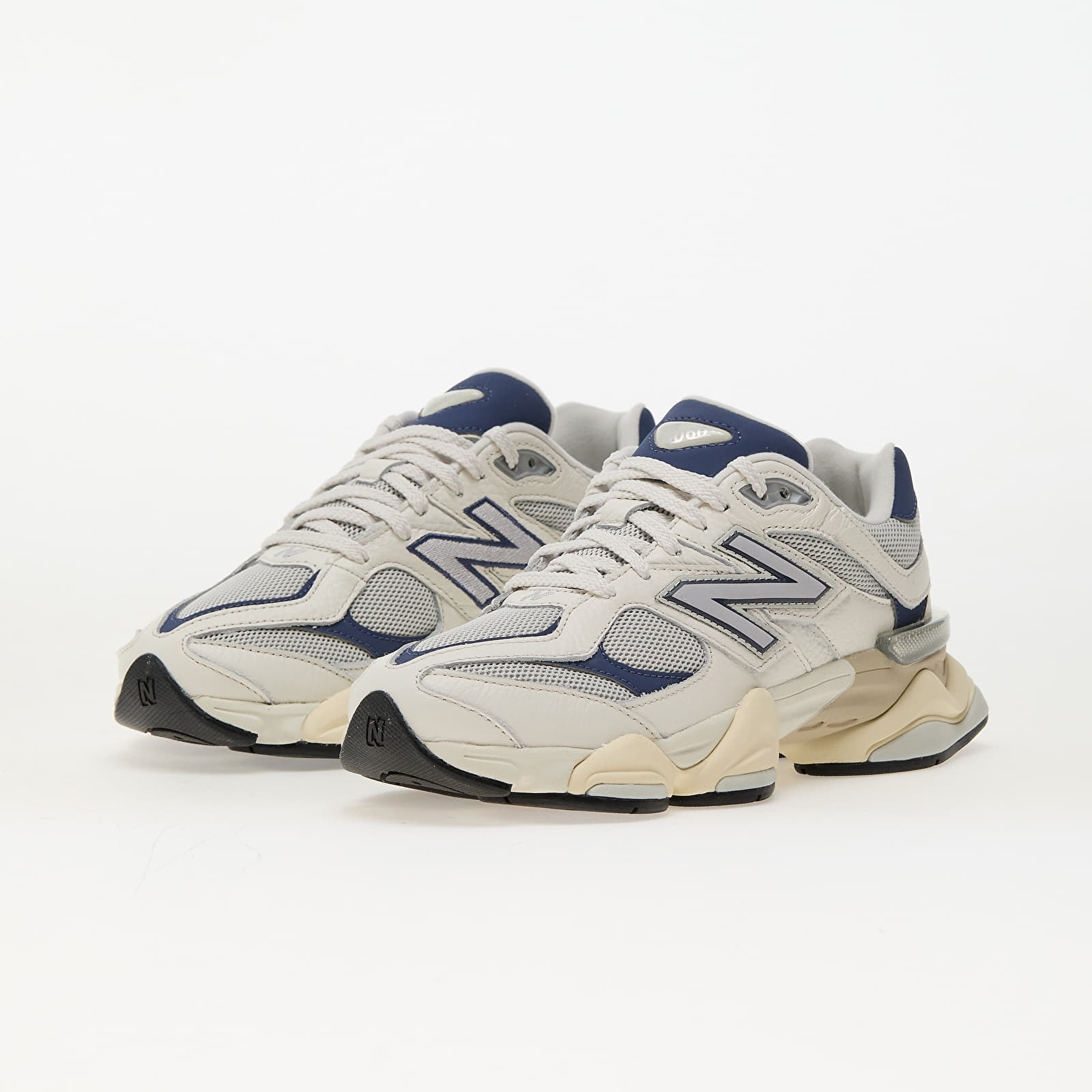 Moški čevlji New Balance 9060 Sea Salt