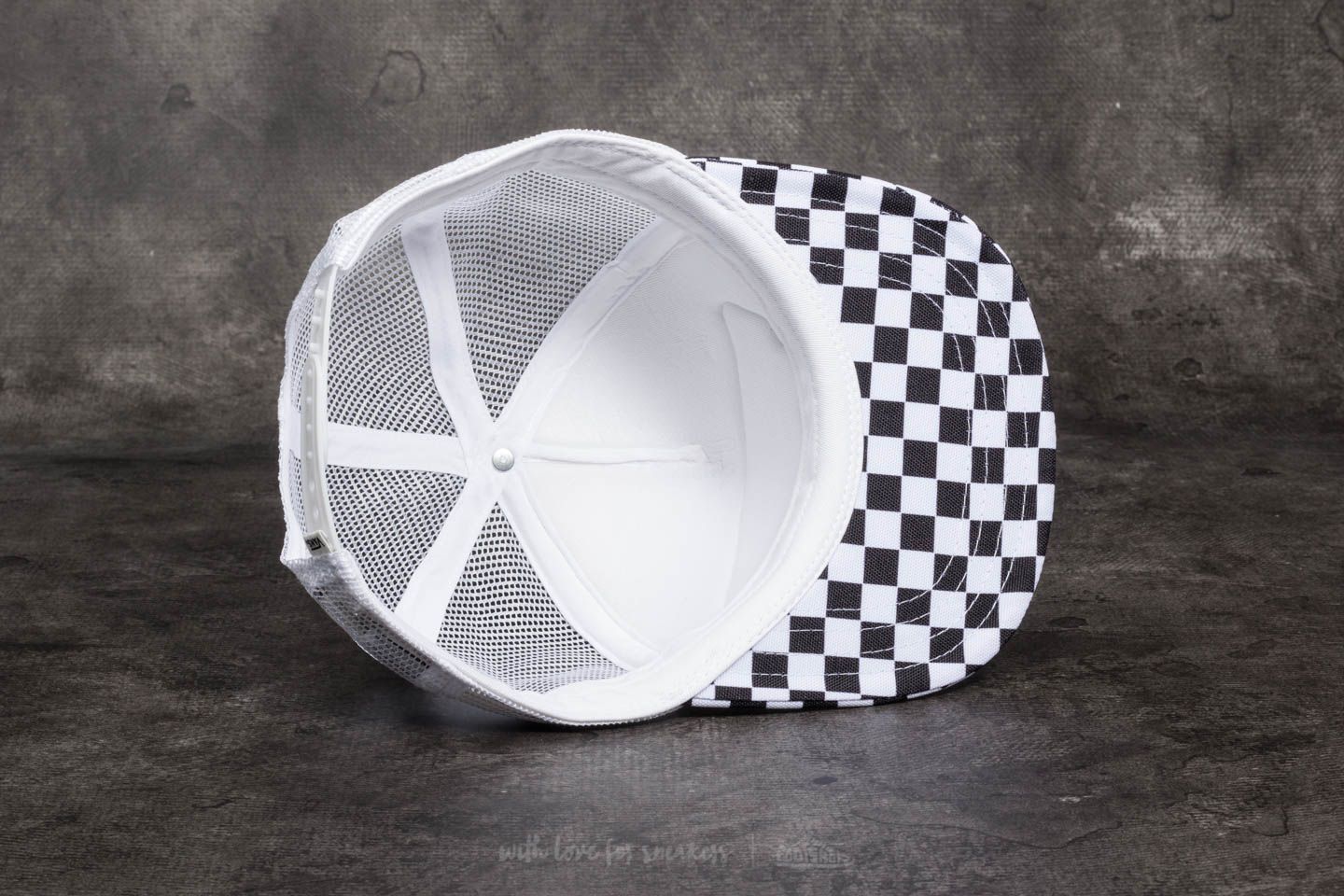 Czapki z daszkiem Vans Beach Girl Trucker Black-White Checkerboard