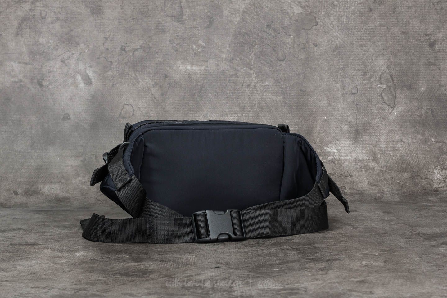 Hippe tasker Carhartt WIP Military Hip Bag Dark Navy/ Black