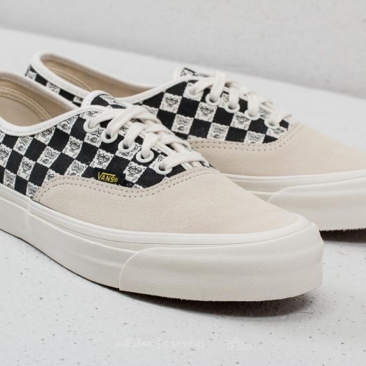 Men s shoes Vans OG Authentic LX Spongebob Yellow Black Footshop