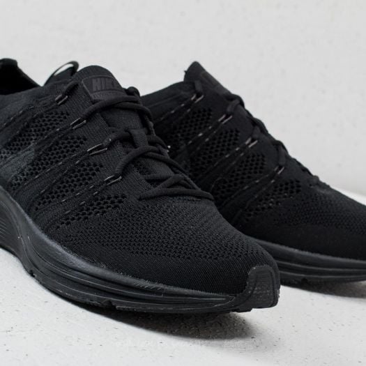 Nike mens flyknit trainer top