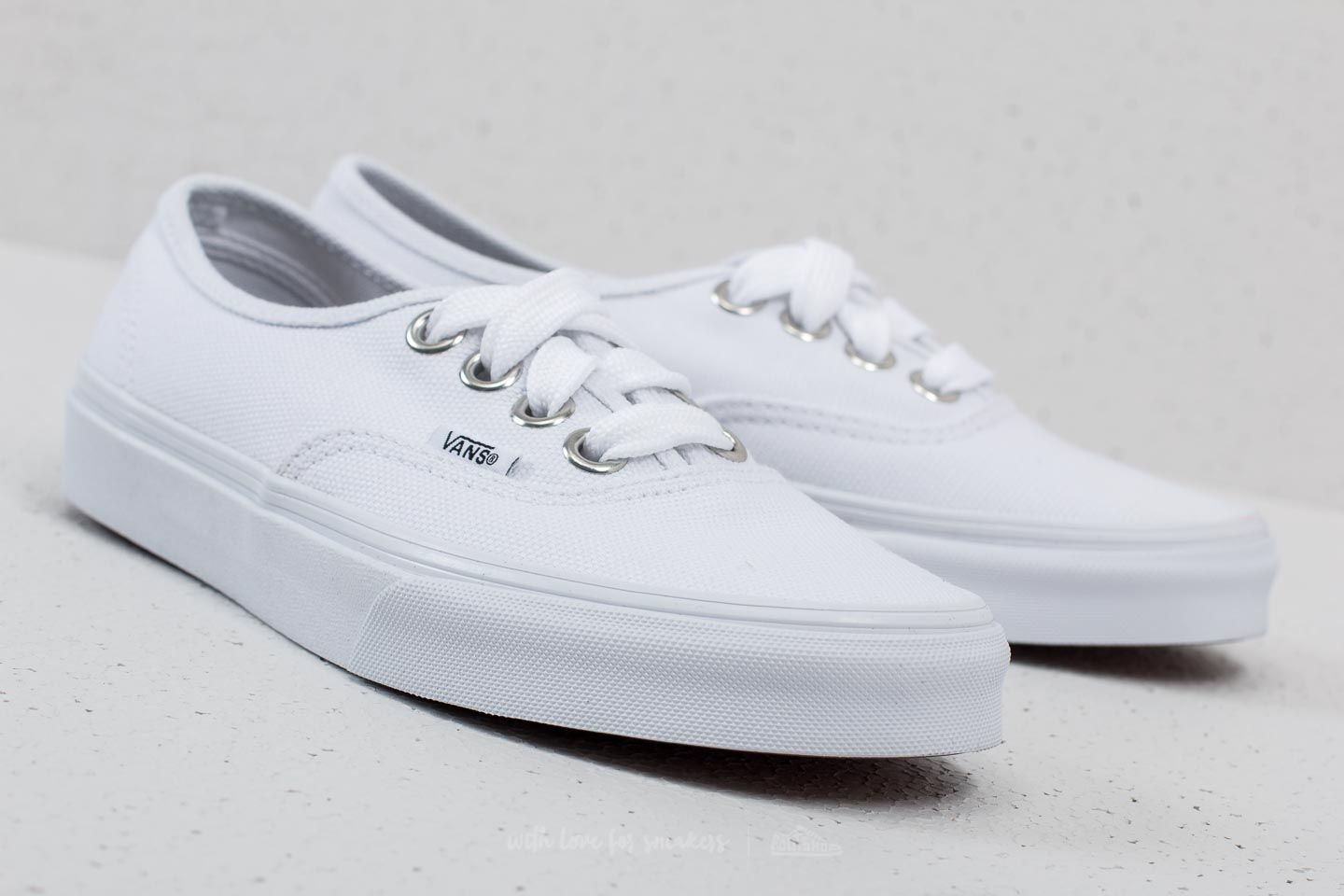 Vans oversized lace authentic hot sale