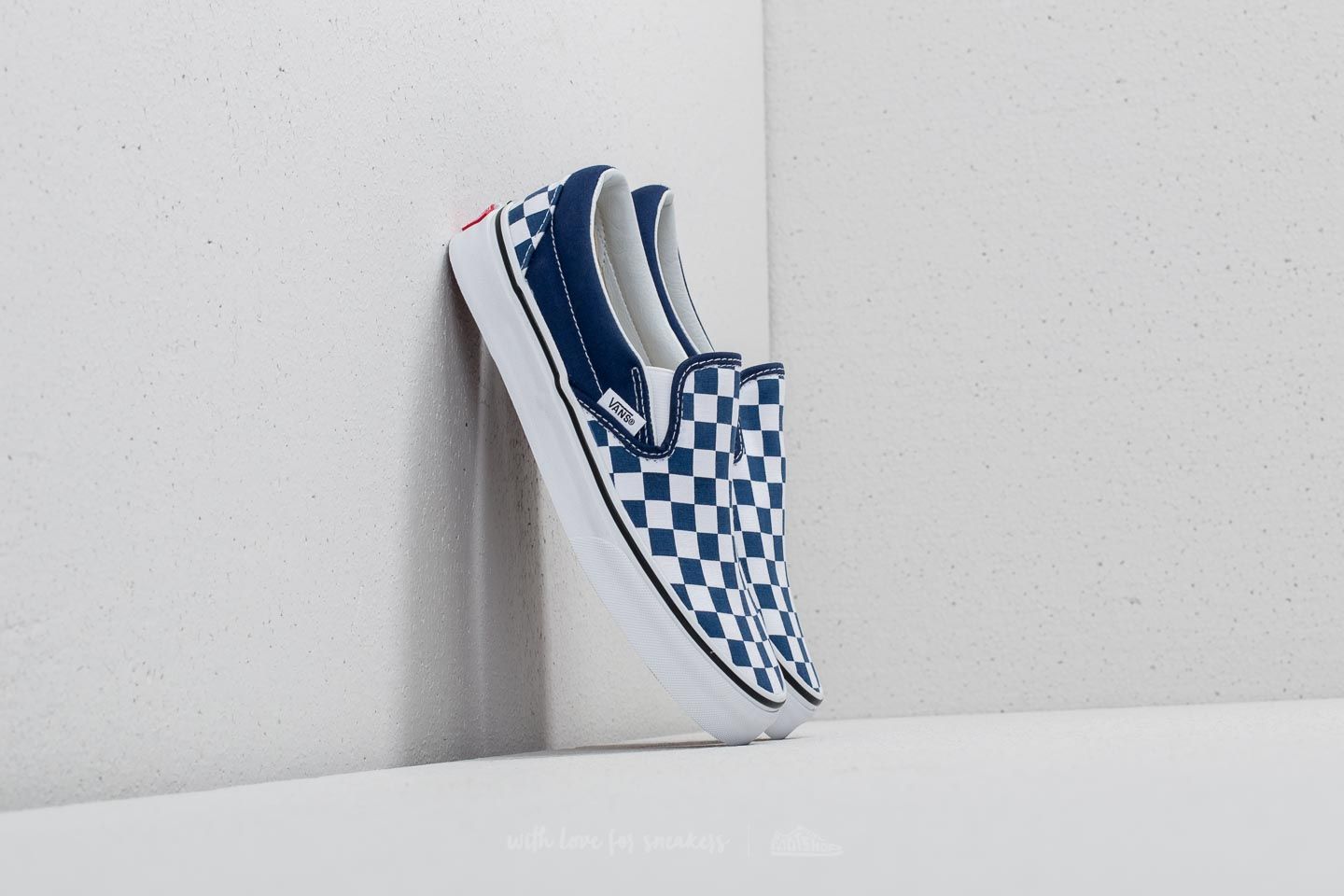 Estate blue checkerboard vans clearance