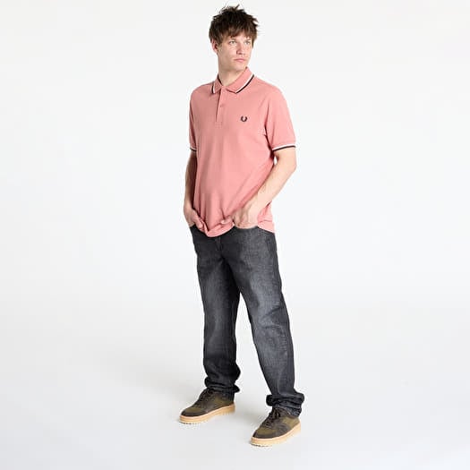 T-shirts homme FRED PERRY Twin Tipped Shirt Putty Pink/ Ecru