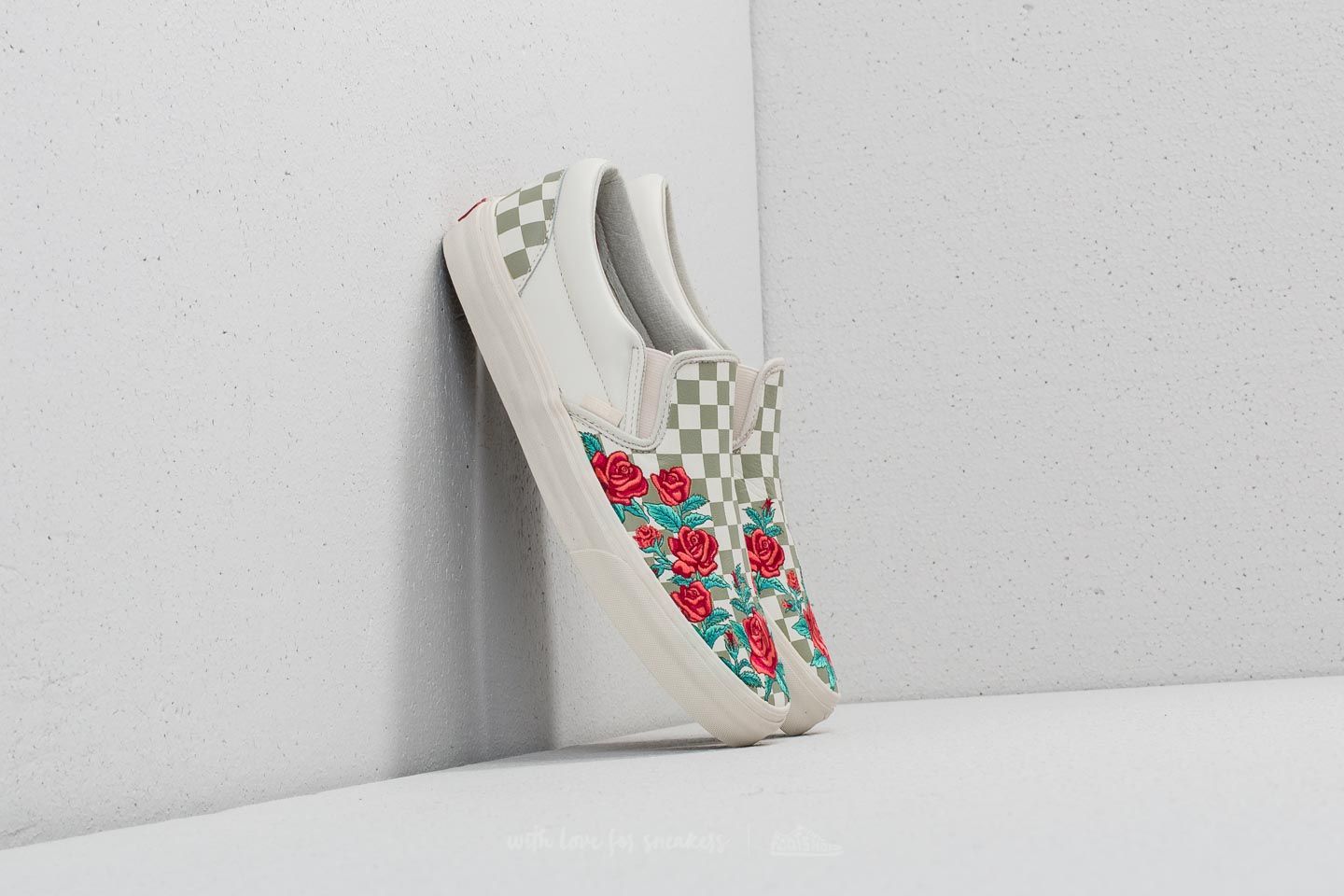 Men s shoes Vans Classic Slip On D Rose Embroidery Marshmallow Footshop
