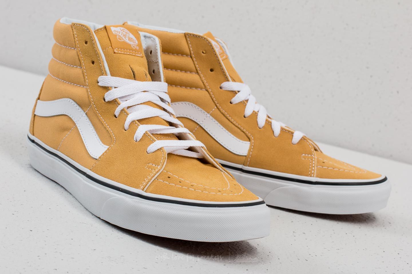 Ochre yellow vans top