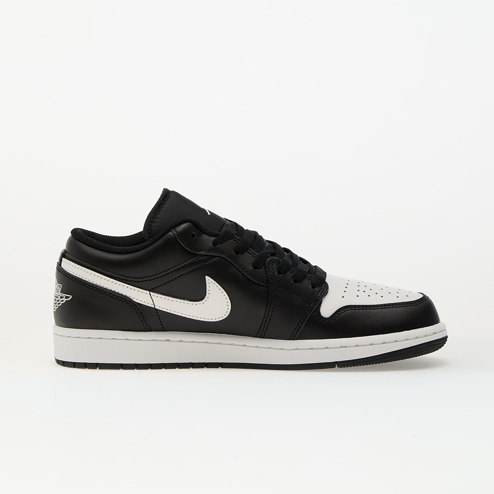 Meeste kingad Air Jordan 1 Low Black/ Summit White