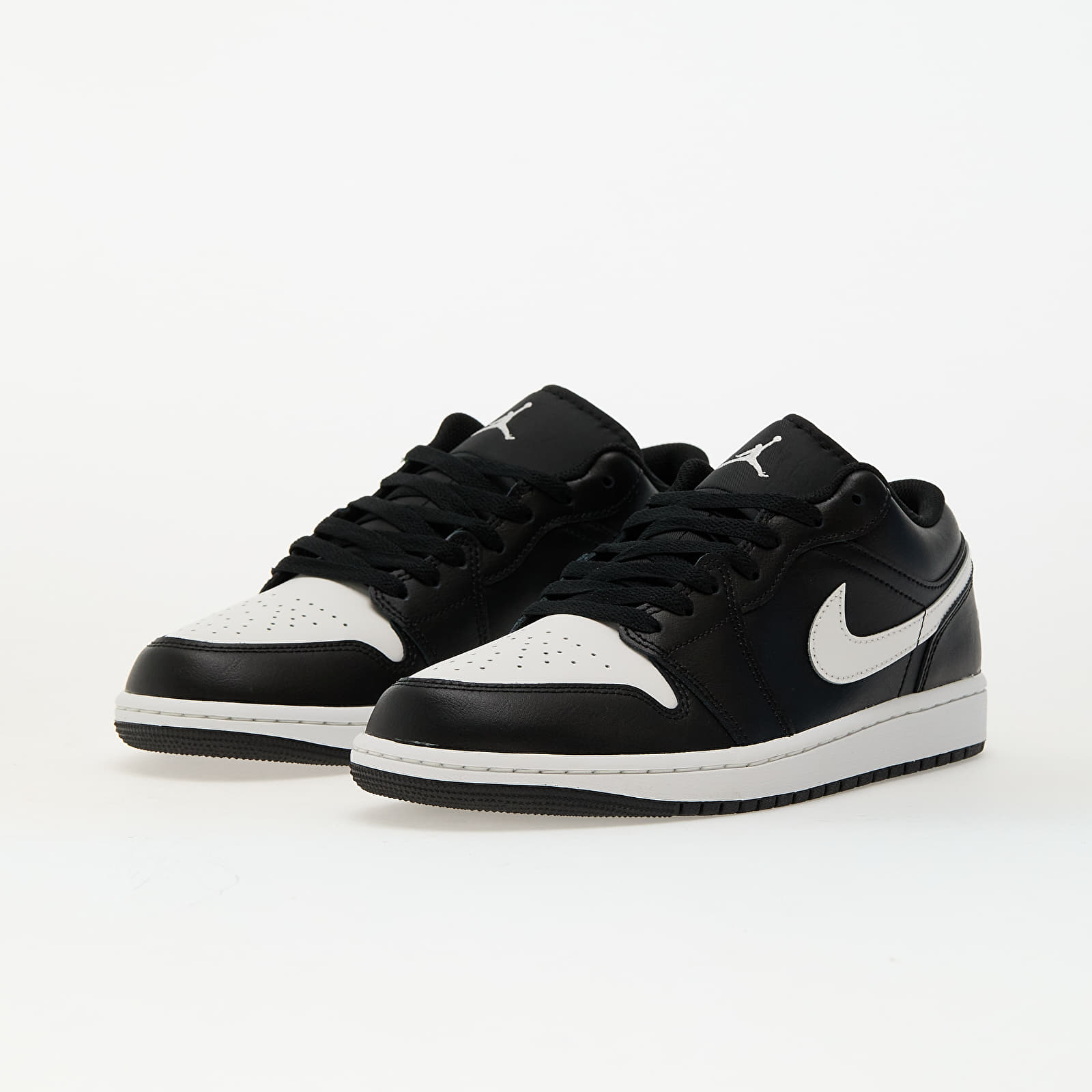 Meeste kingad Air Jordan 1 Low Black/ Summit White