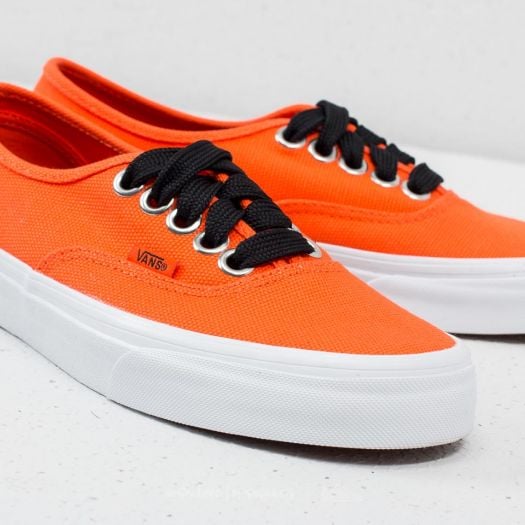 skate vans authentic flames