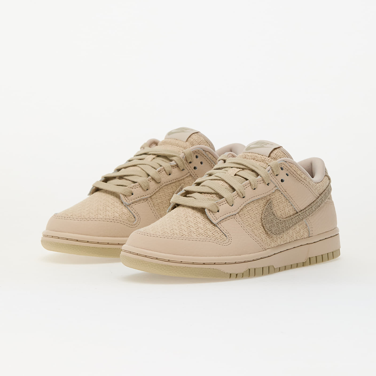 Дамски кецове и обувки Nike W Dunk Low Sanddrift/ Desert Khaki