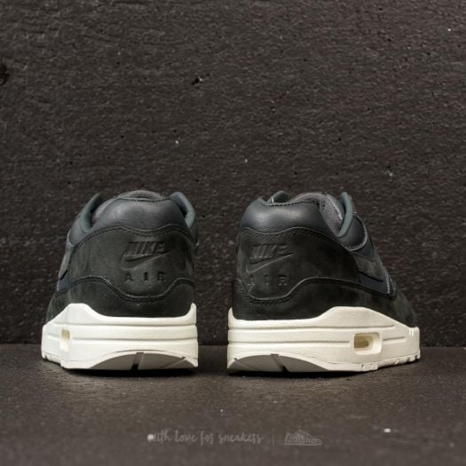 Air max 1 pinnacle hot sale black