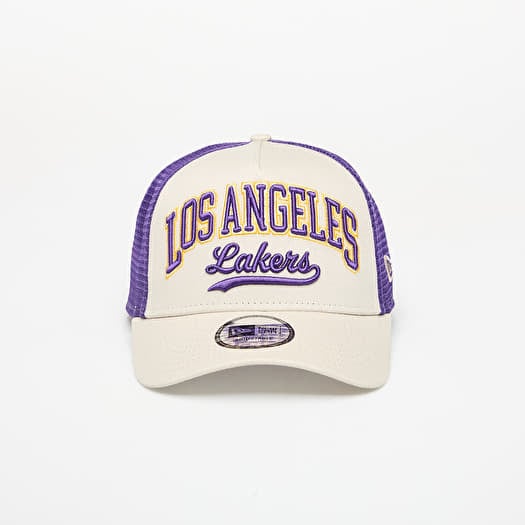 Hette New Era Los Angeles Lakers NBA Script 9FORTY E-Frame Trucker Adjustable Cap Cream