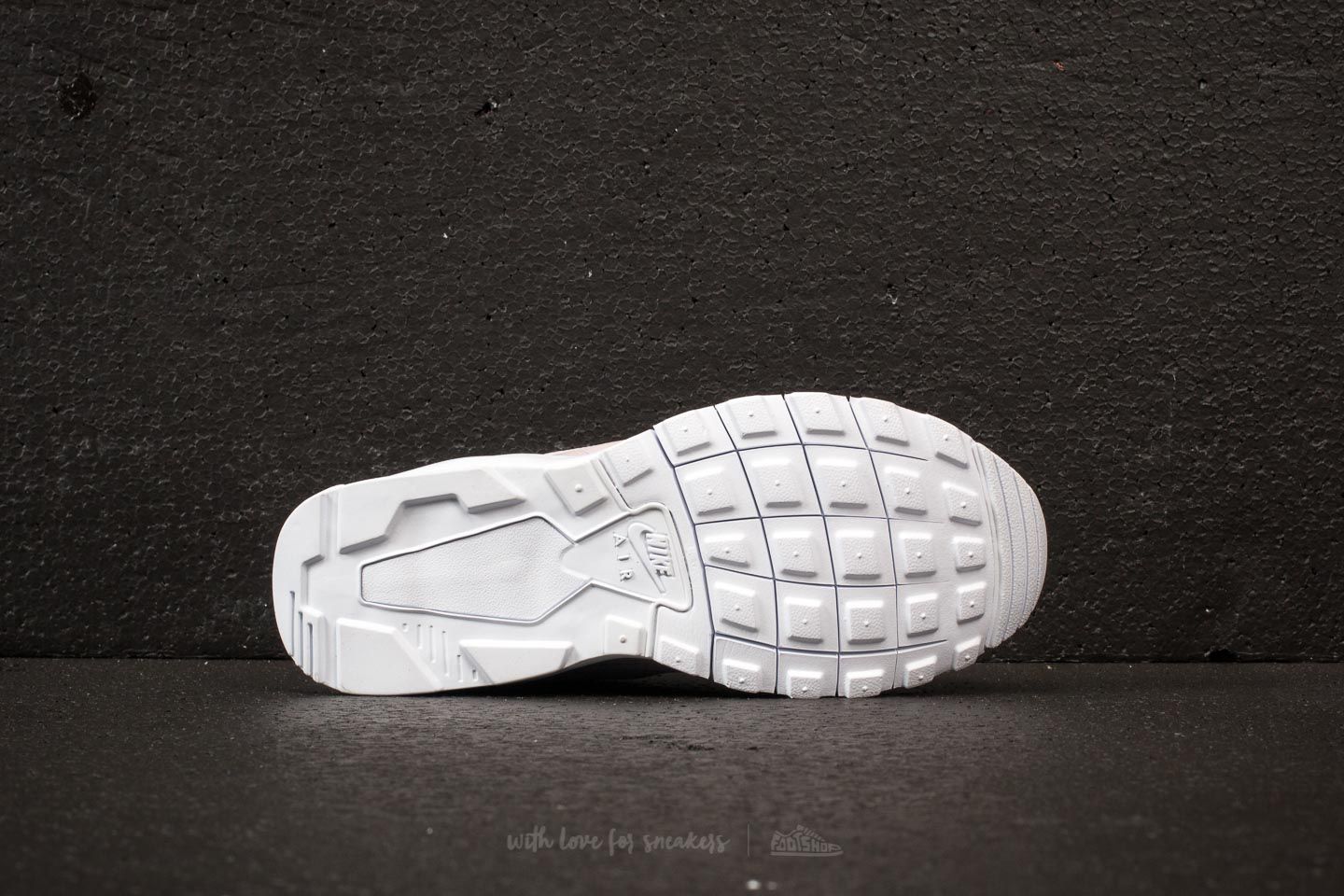 Women's shoes Nike Wmns Air Max Motion LW SE Particle Rose/ Pure Platinum