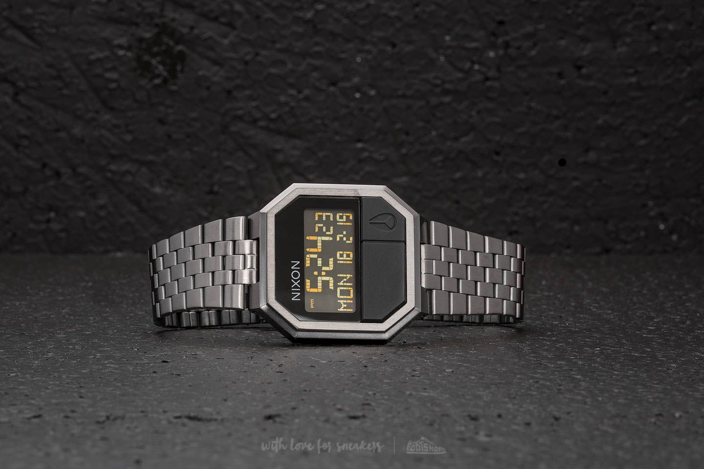 Nixon re run top all gunmetal