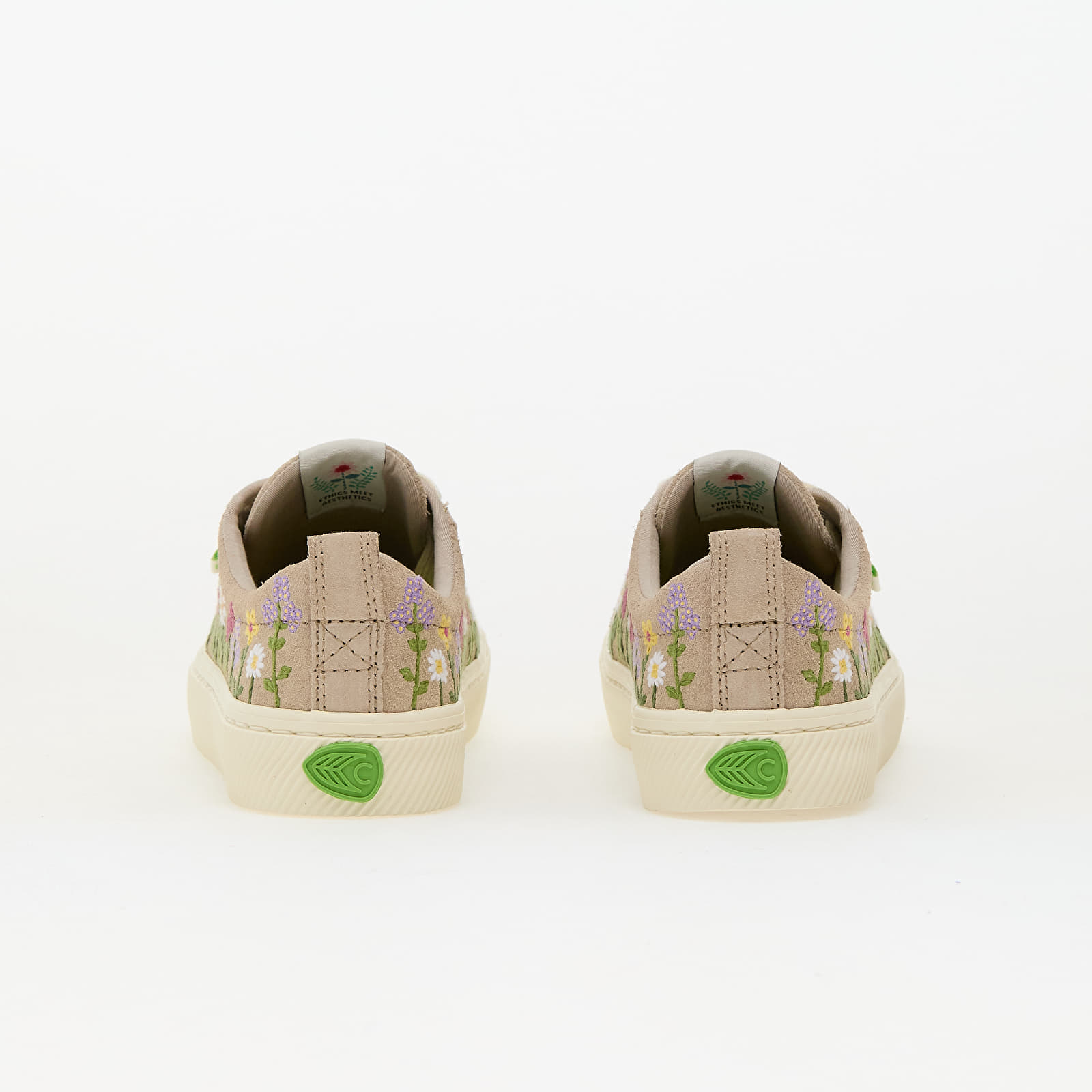 Naiste jalatsid Cariuma W OCA Low Sand Embroidered Flowers