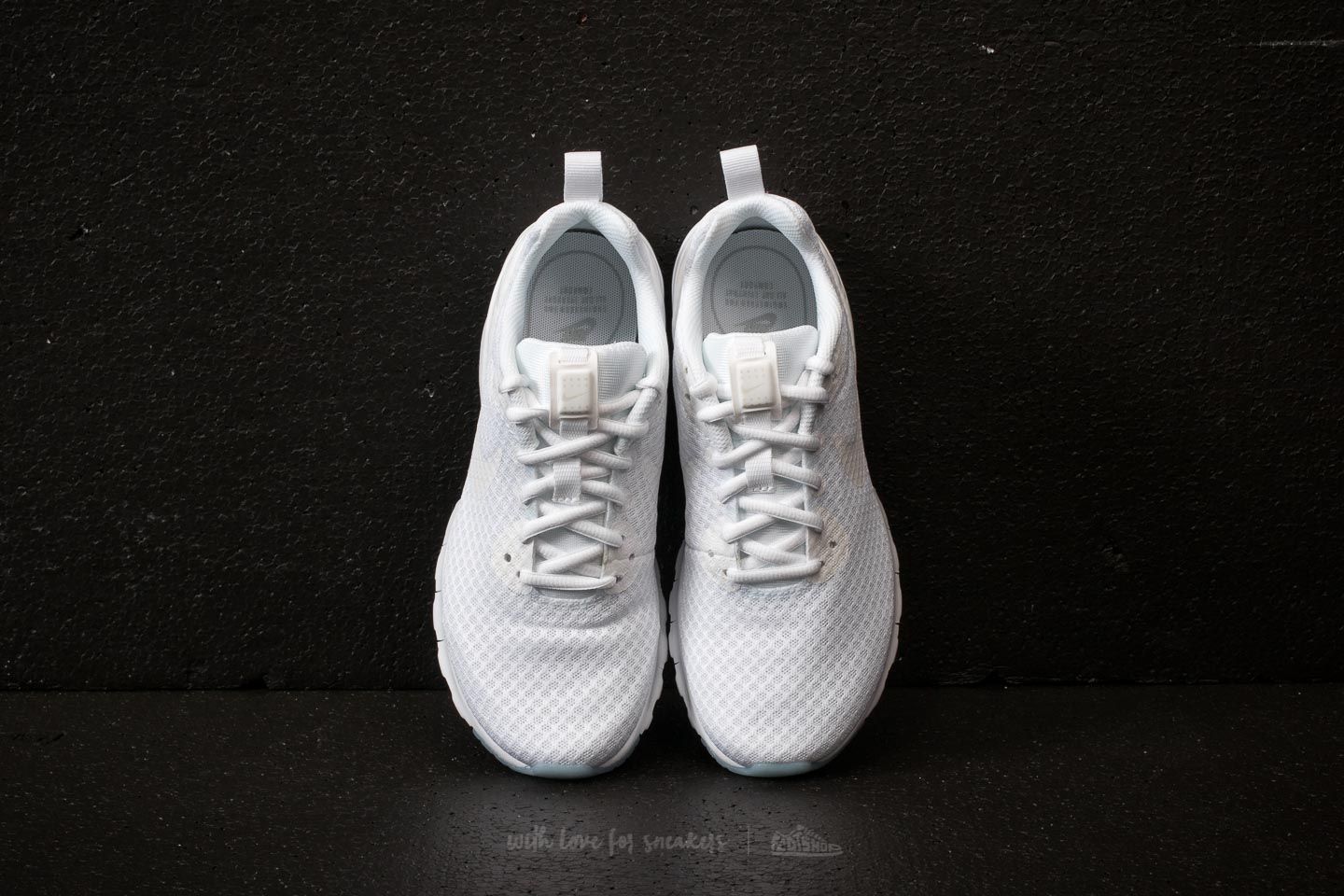 Női cipők Nike Wmns Air Max Motion LW White/ Black