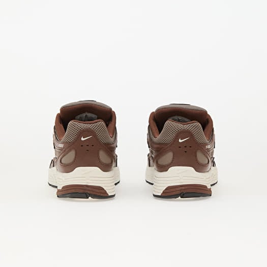 fauna brown nike