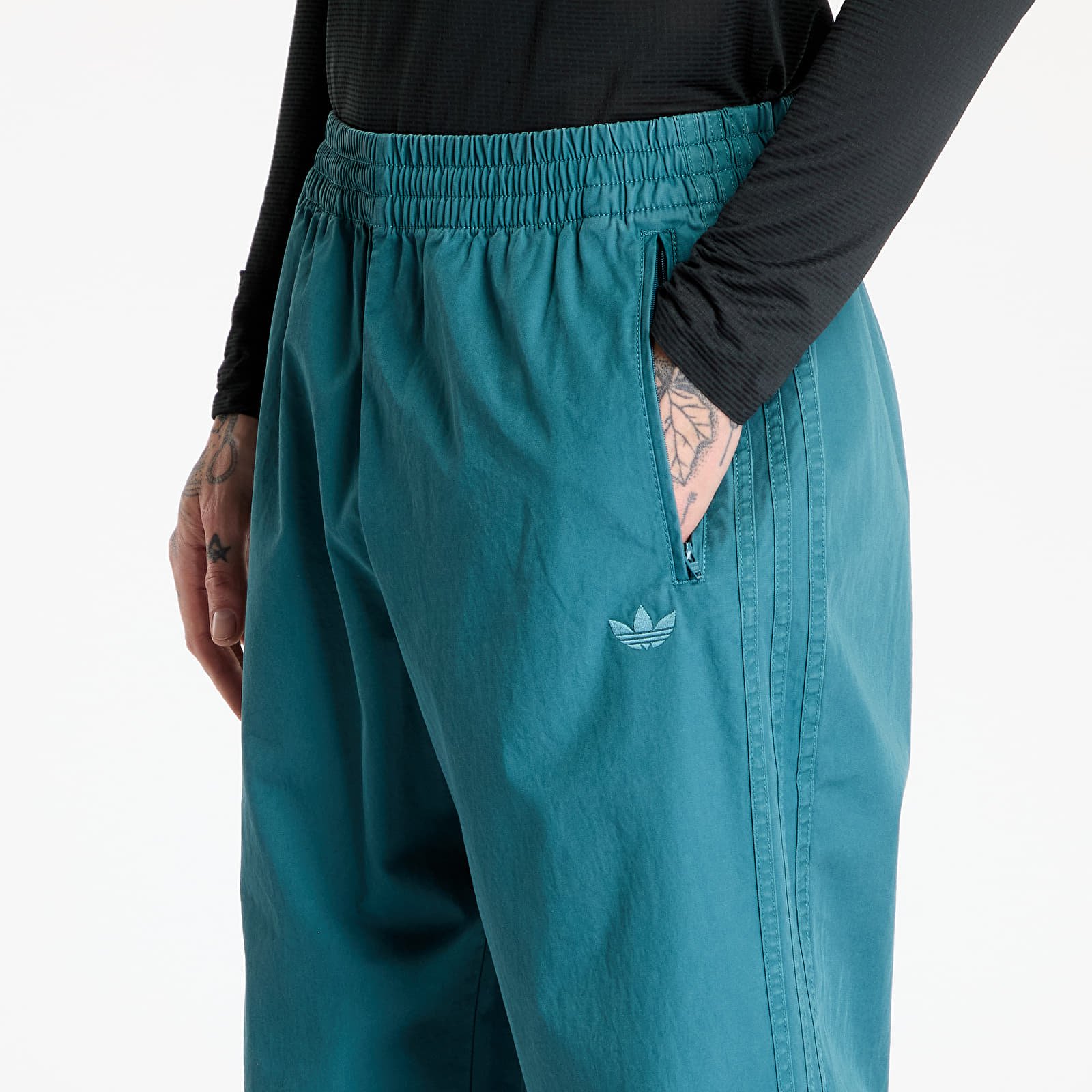 Férfi nadrágok adidas Woven Firebird Tracksuit Pants Green/ Tech Green