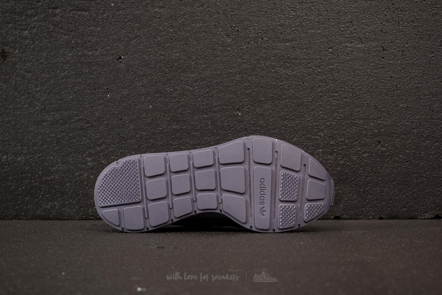 Adidas swift run trace purple top
