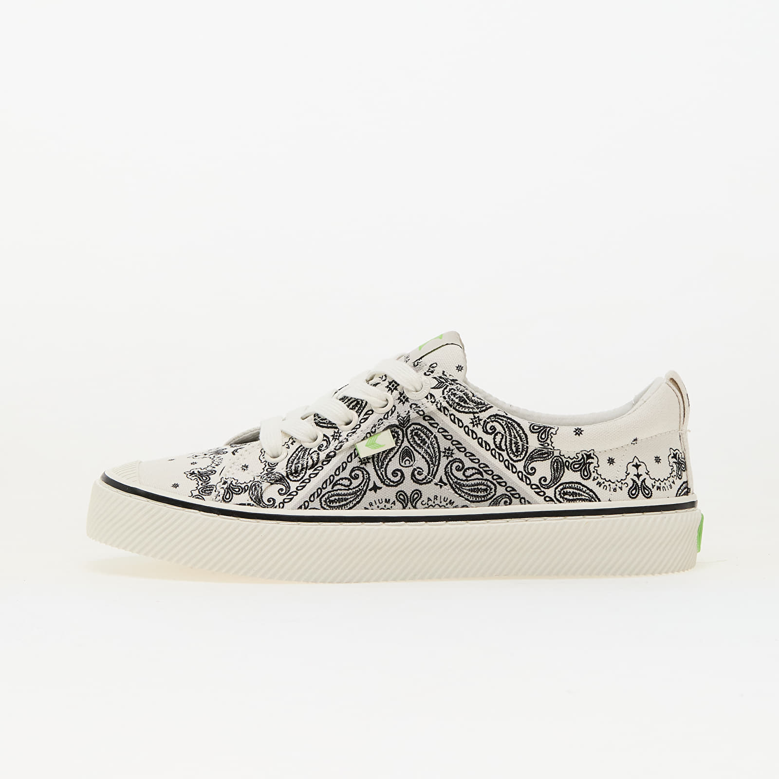 Moški čevlji Cariuma M Oca Low Off-White Bandana