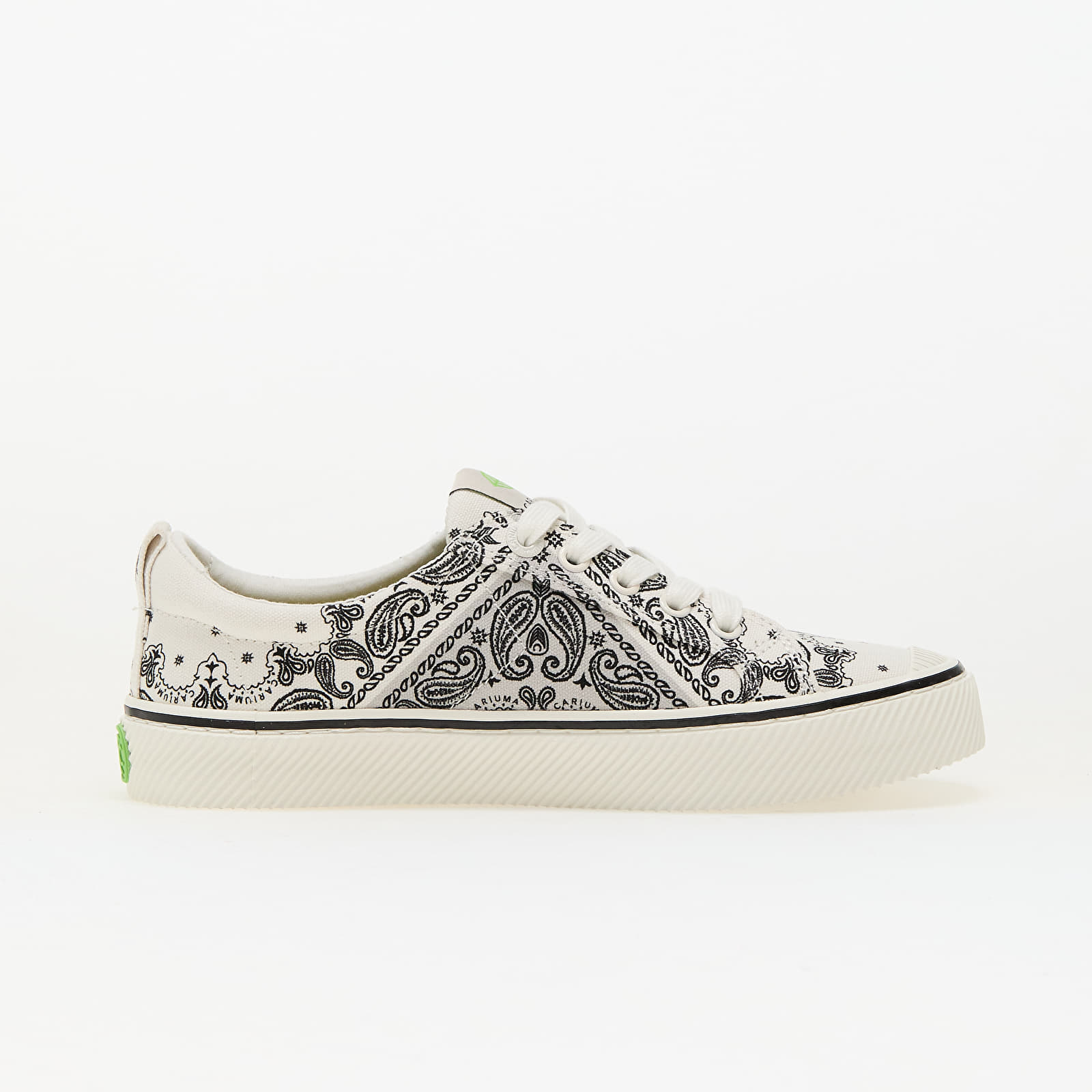 Moški čevlji Cariuma M Oca Low Off-White Bandana