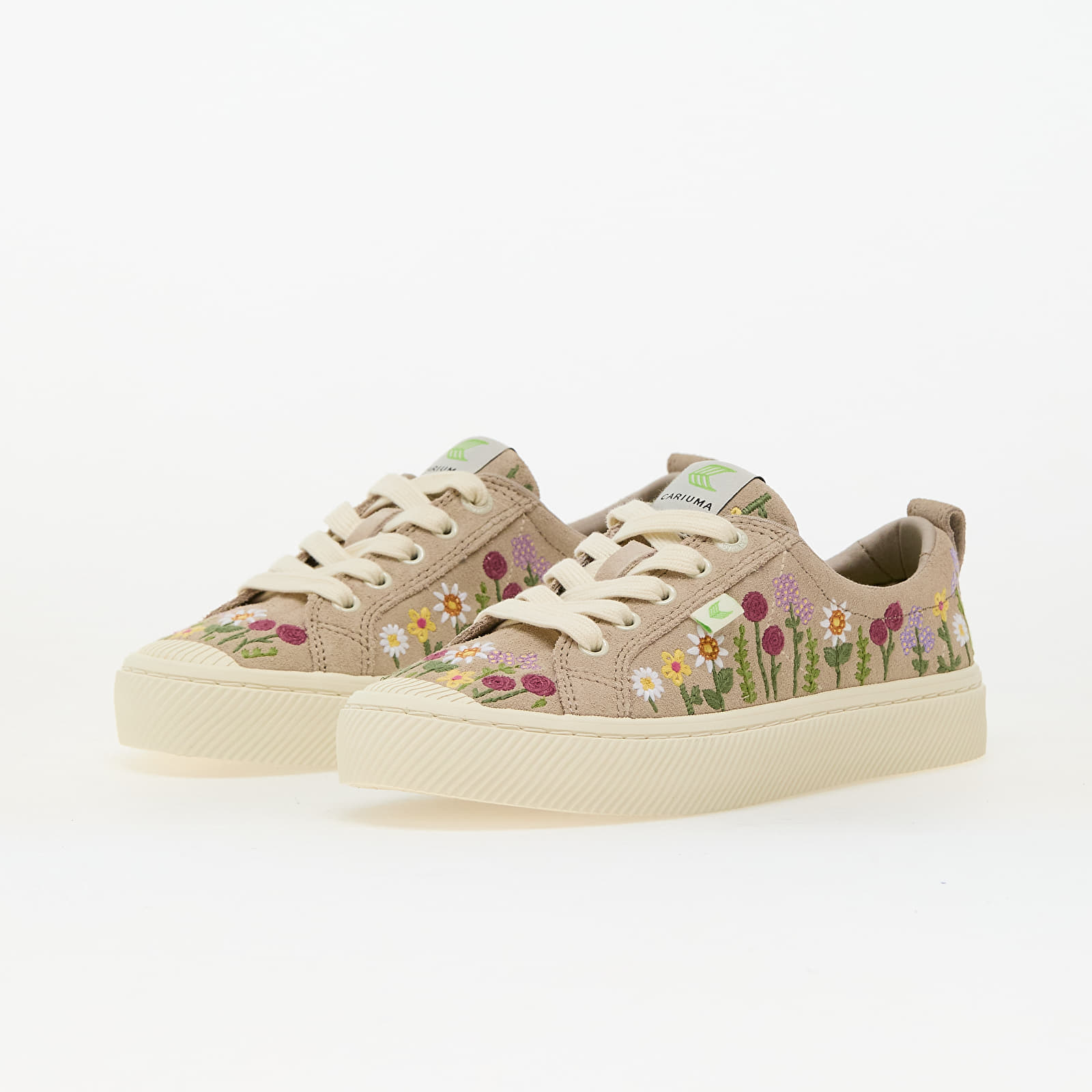 Zapatillas Hombre Cariuma M OCA Low Sand Embroidered Flowers