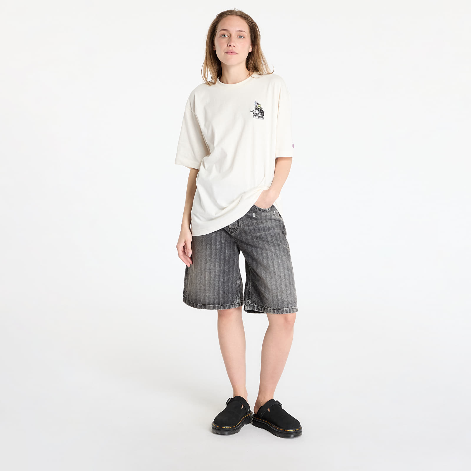 Men's T-shirts The North Face UNISEX Ss Clean Trails Oversized Tee White Dune