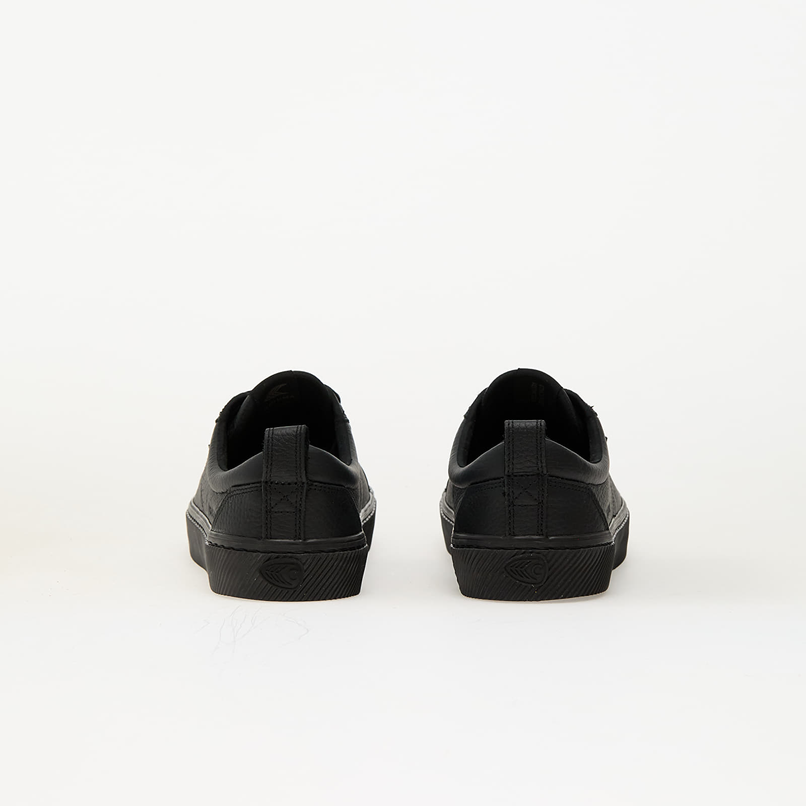Női cipők Cariuma W Oca Low Triple Black