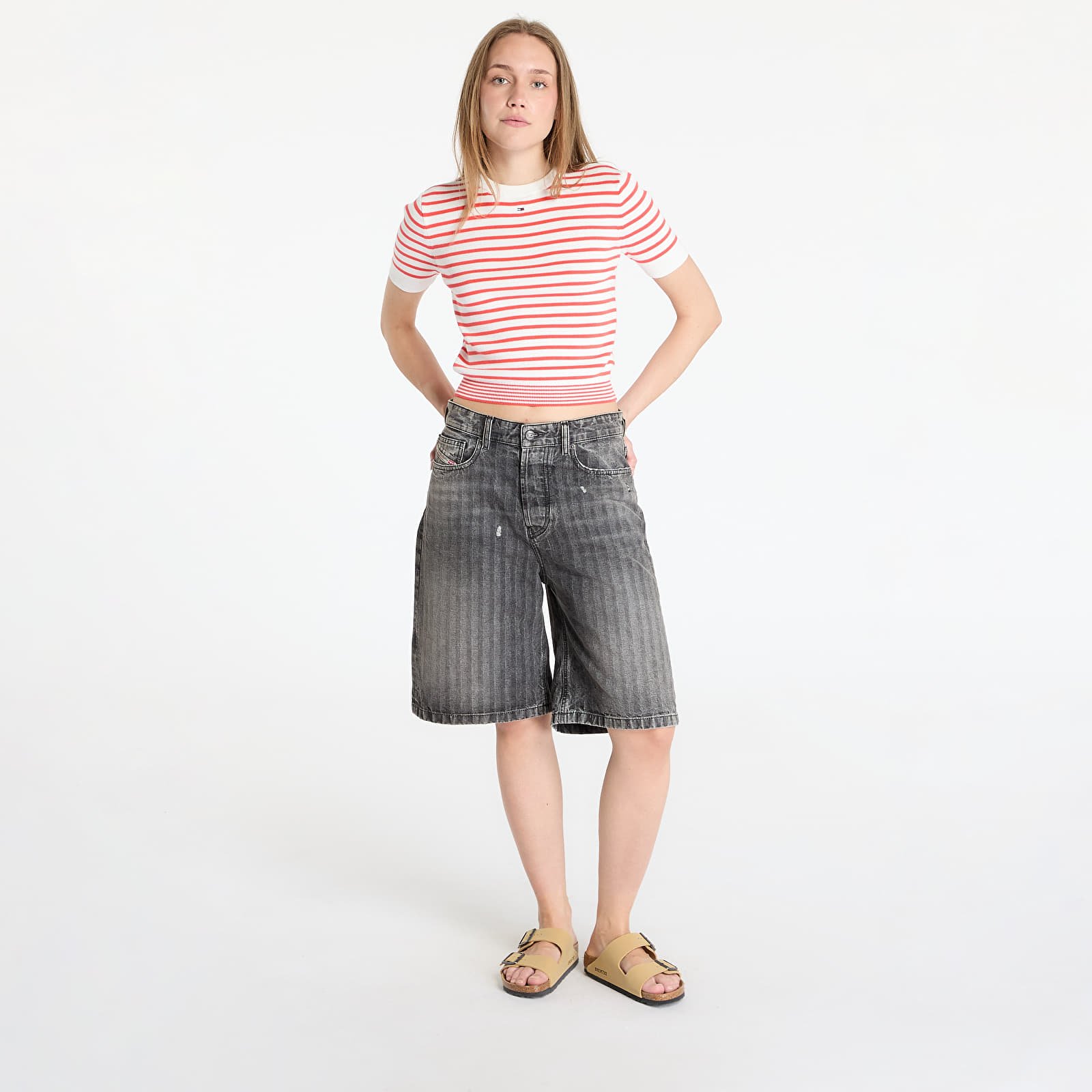 Dámske svetre Tommy Jeans Essential Shortsleeve Sweater Red