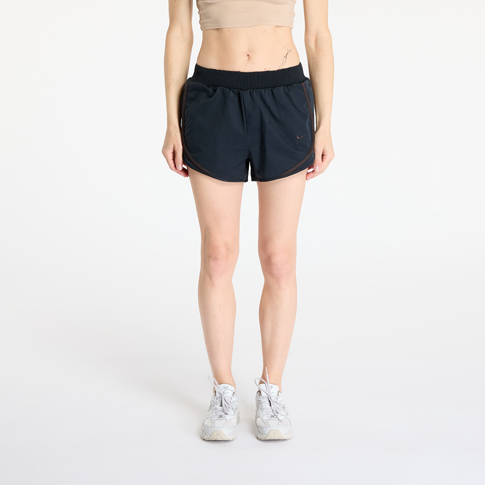 Sieviešu šorti Nike Sportswear Collection Women's Mid-Rise Twill Shorts Black/ Velvet Brown/ Velvet Brown