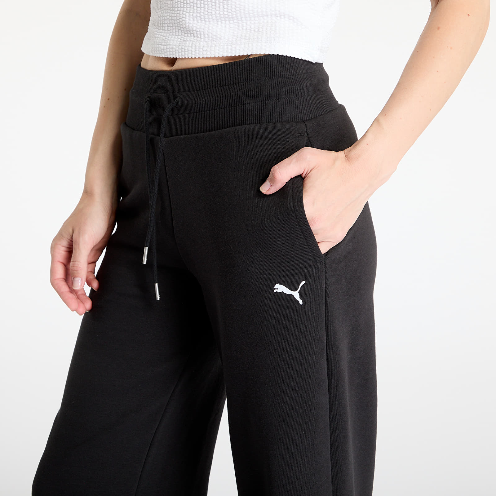 Női melegítőnadrágok Puma Wardrobe Essentials Relaxed Wide Leg Sweatpants PUMA Black