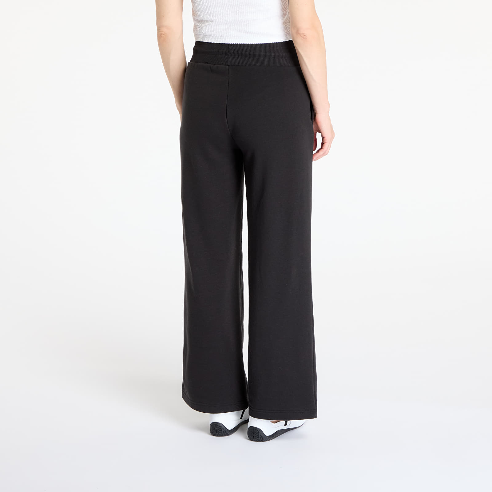 Női melegítőnadrágok Puma Wardrobe Essentials Relaxed Wide Leg Sweatpants PUMA Black
