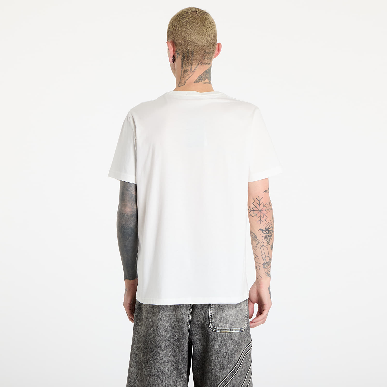 T-shirts FRED PERRY Crew Neck Tee Snow White