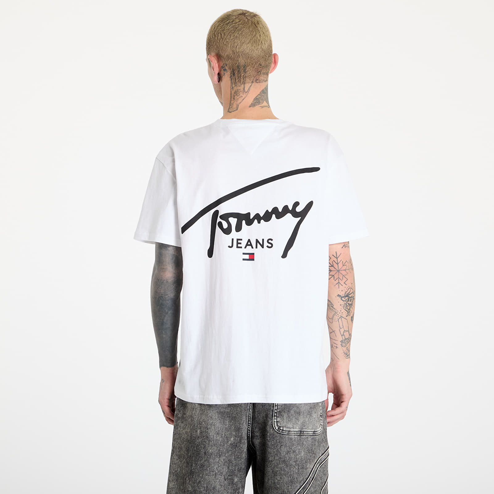 T-shirts Tommy Jeans Regular Signature Print Tee White