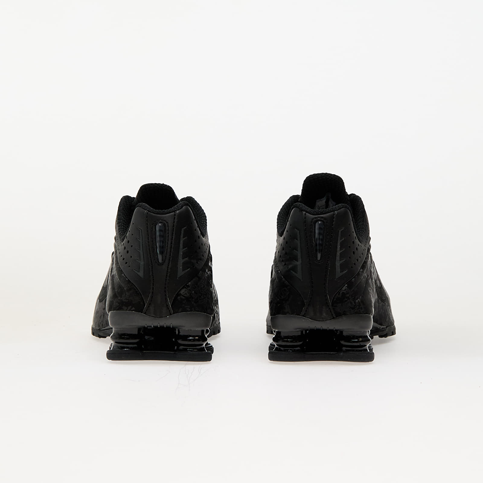 Naiste jalatsid Nike W Shox R4 Black/ Dk Smoke Grey