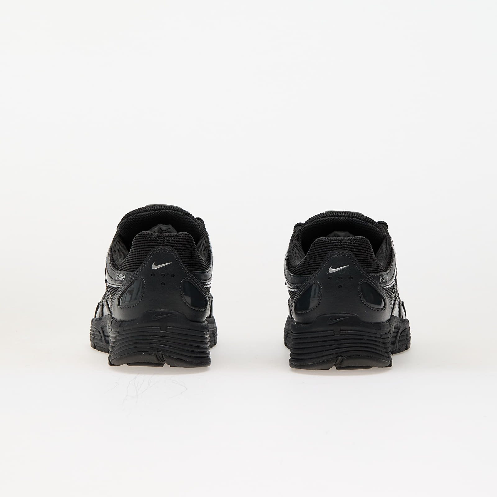 Women's shoes Nike W P-6000 Off Noir/ Metallic Silver