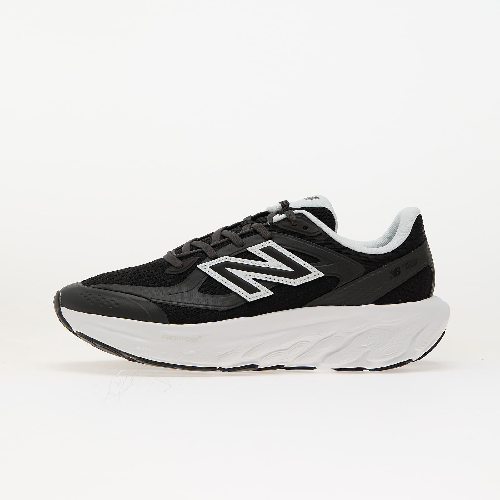 Levně Tenisky New Balance TRN Black/White