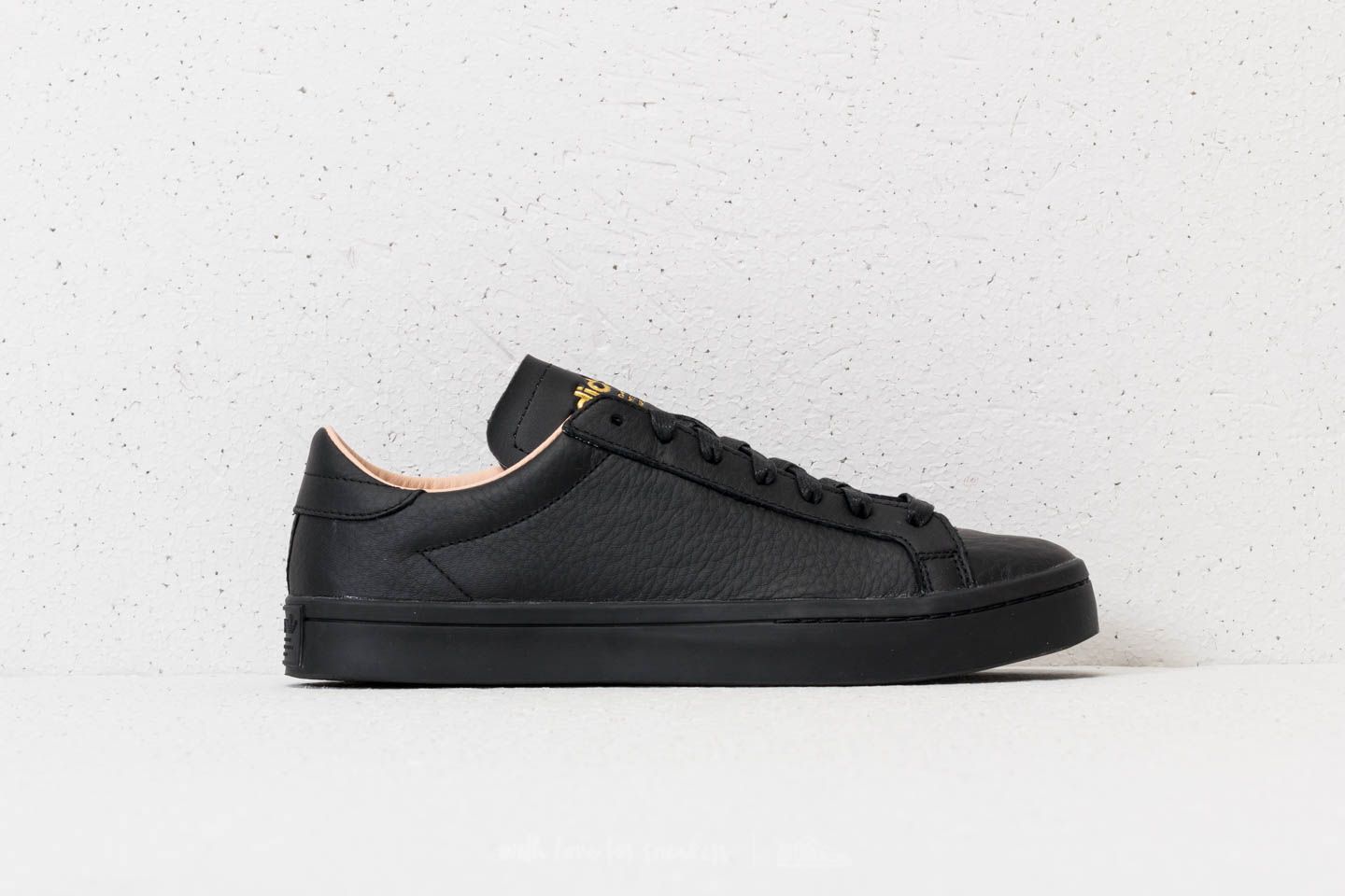 Adidas court sales vantage black leather