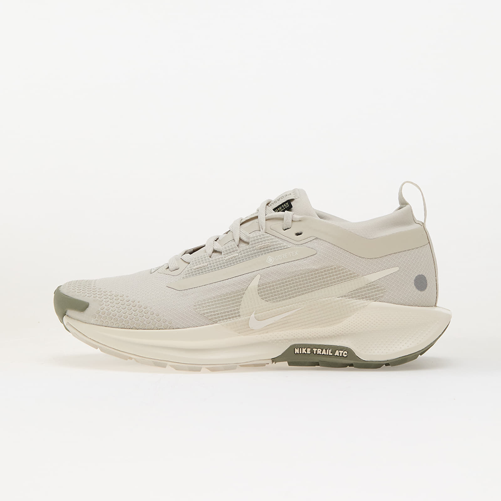 Levně Tenisky Nike W Pegasus Trail 5 Gore-Tex Light Bone/ Sail-Light Army